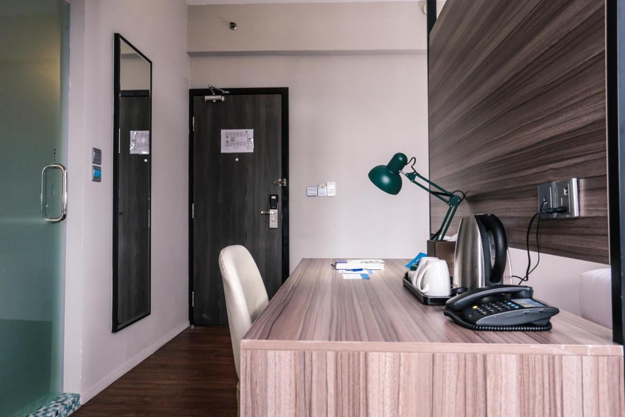 Days Hotel & Suites By Wyndham Kl - Chan Sow Lin Mrt Or Lrt Kuala Lumpur Eksteriør billede