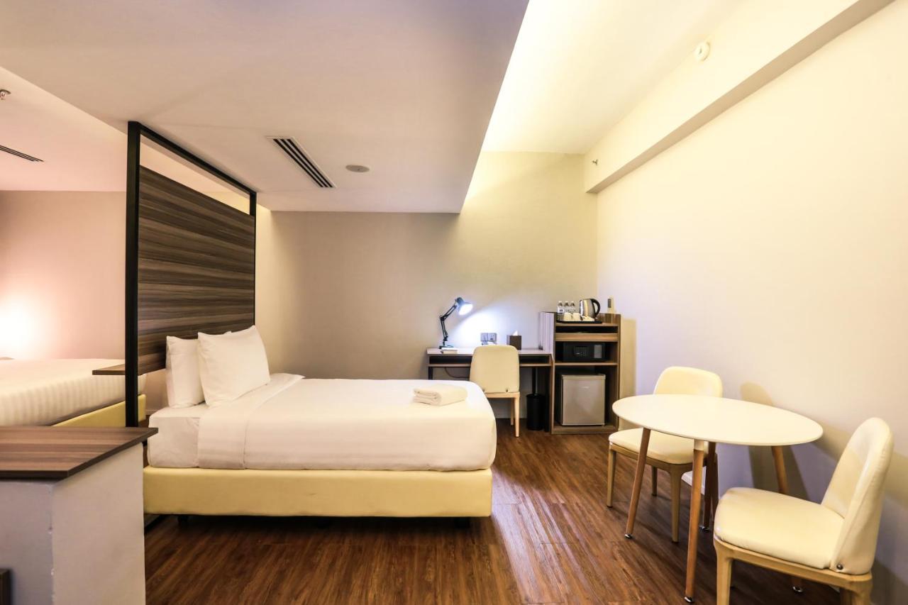 Days Hotel & Suites By Wyndham Kl - Chan Sow Lin Mrt Or Lrt Kuala Lumpur Eksteriør billede