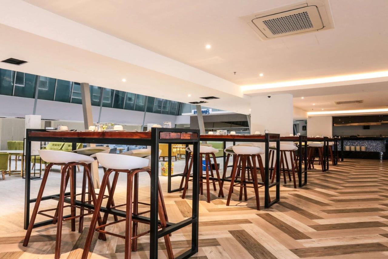 Days Hotel & Suites By Wyndham Kl - Chan Sow Lin Mrt Or Lrt Kuala Lumpur Eksteriør billede