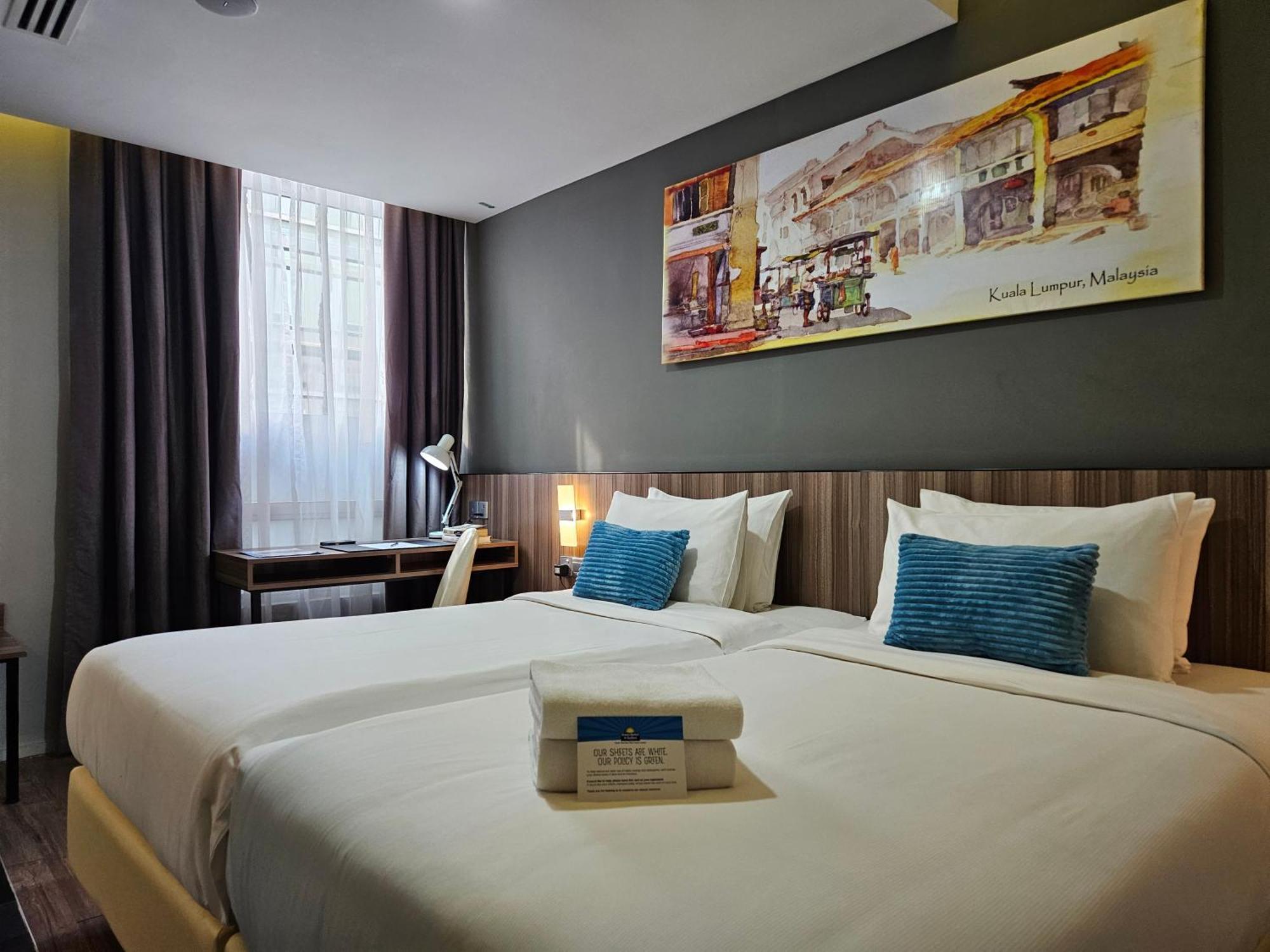 Days Hotel & Suites By Wyndham Fraser Business Park Kl Kuala Lumpur Eksteriør billede