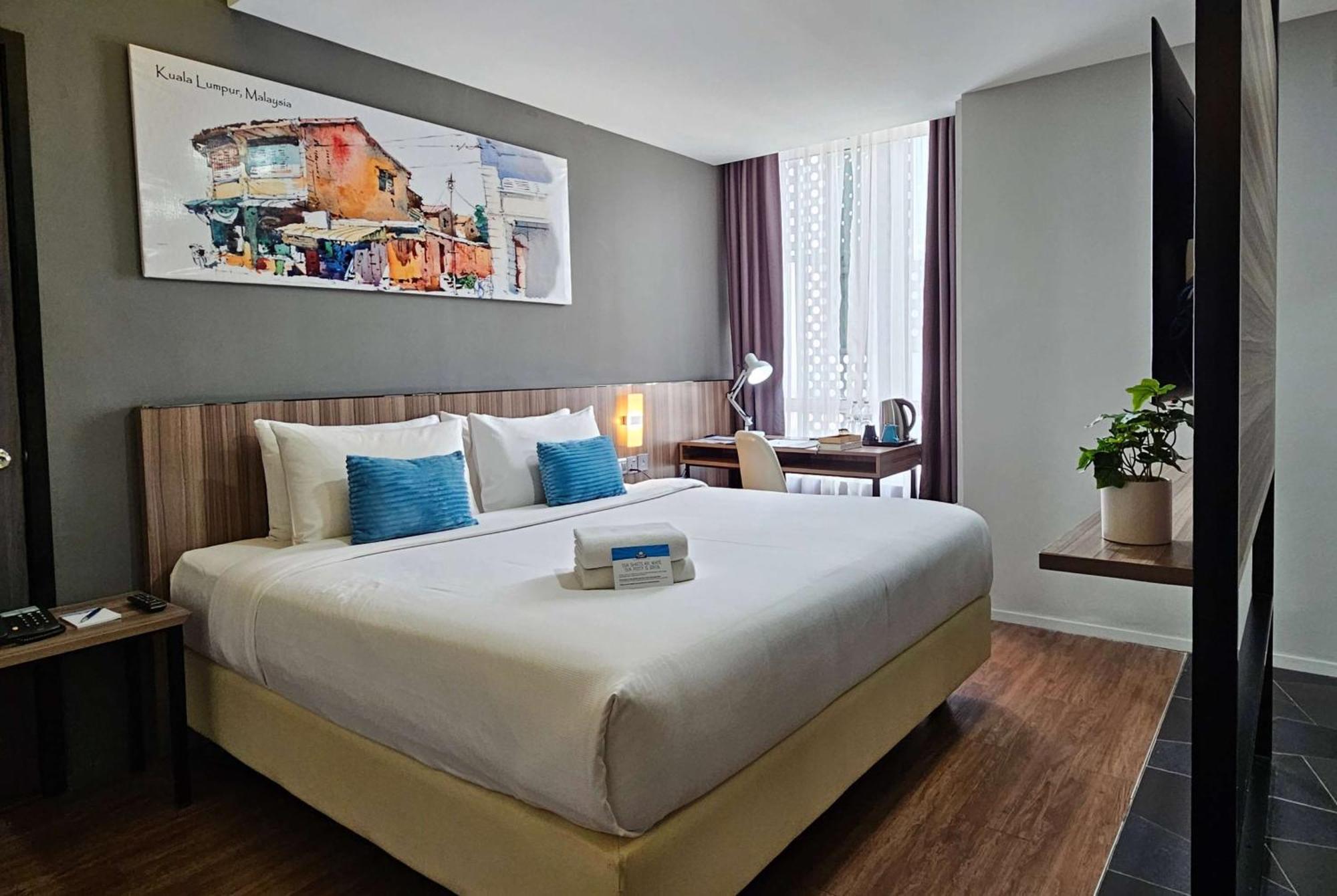 Days Hotel & Suites By Wyndham Kl - Chan Sow Lin Mrt Or Lrt Kuala Lumpur Eksteriør billede