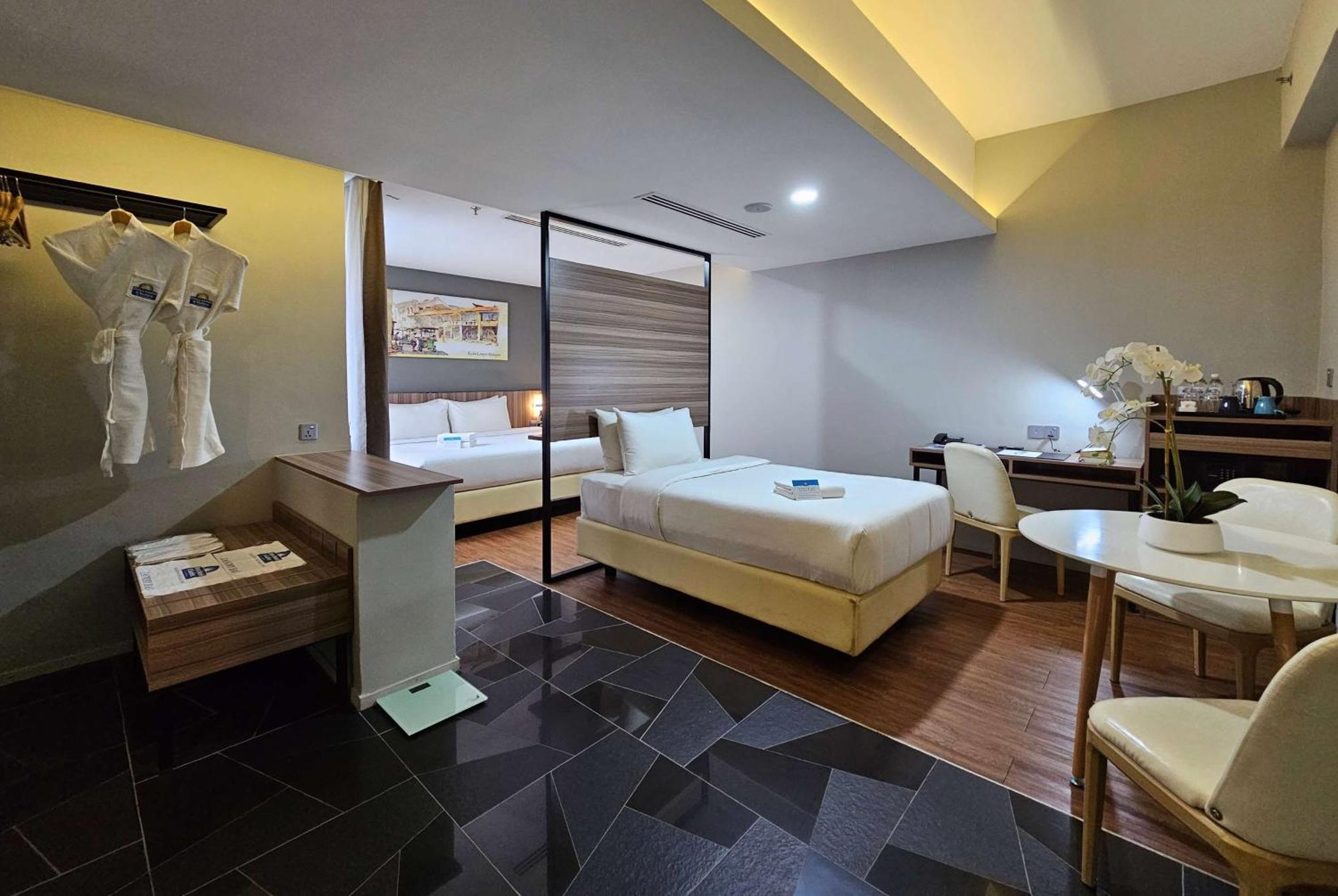 Days Hotel & Suites By Wyndham Kl - Chan Sow Lin Mrt Or Lrt Kuala Lumpur Eksteriør billede