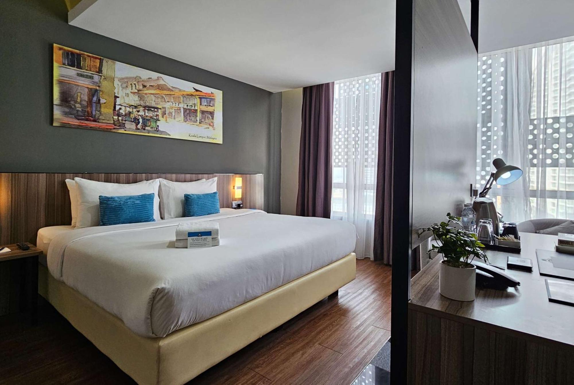 Days Hotel & Suites By Wyndham Kl - Chan Sow Lin Mrt Or Lrt Kuala Lumpur Eksteriør billede